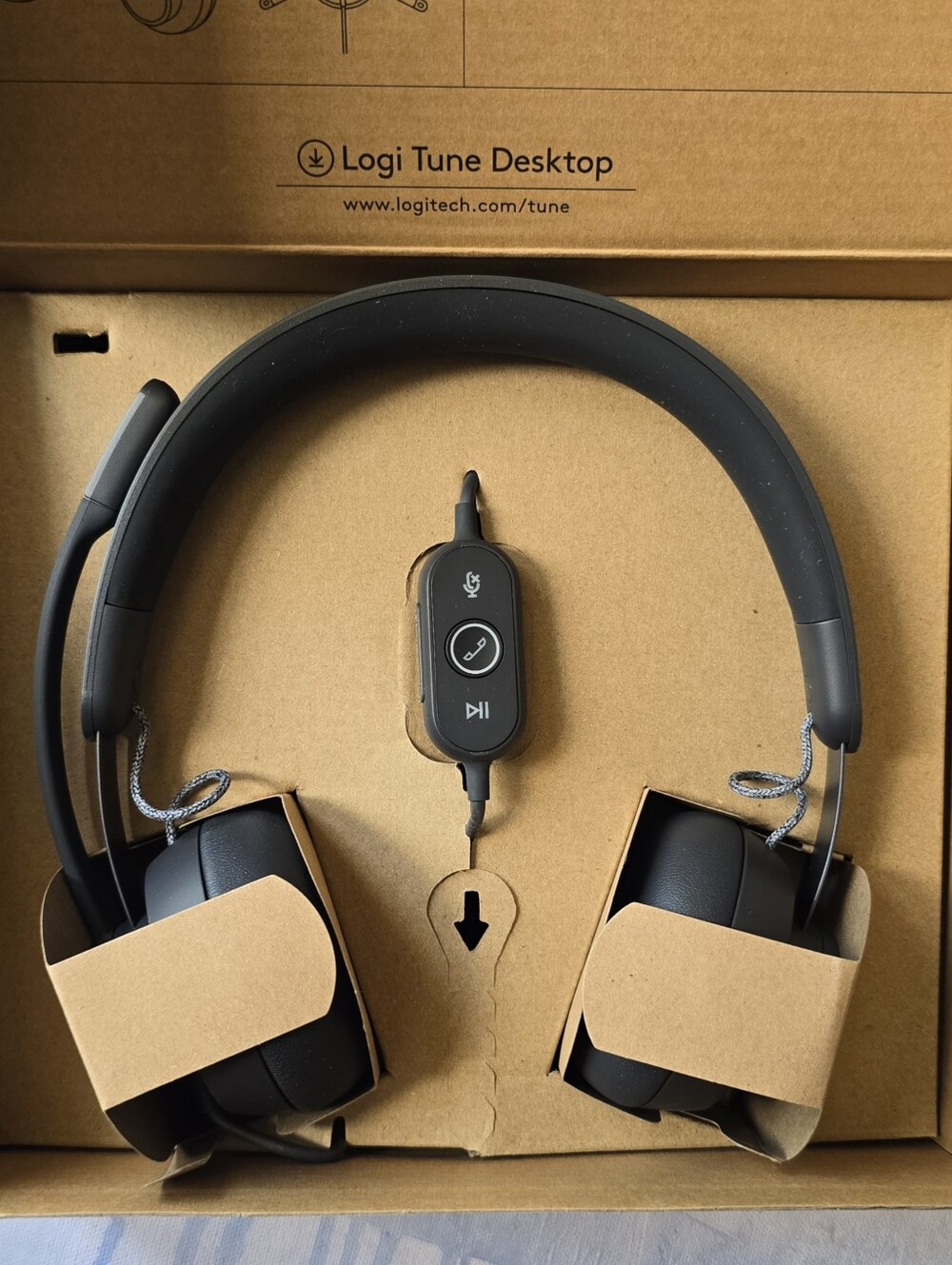 Logitech Zone Wired Noise Cancelling Headset & Microphone USB-C USB-A 981-000876